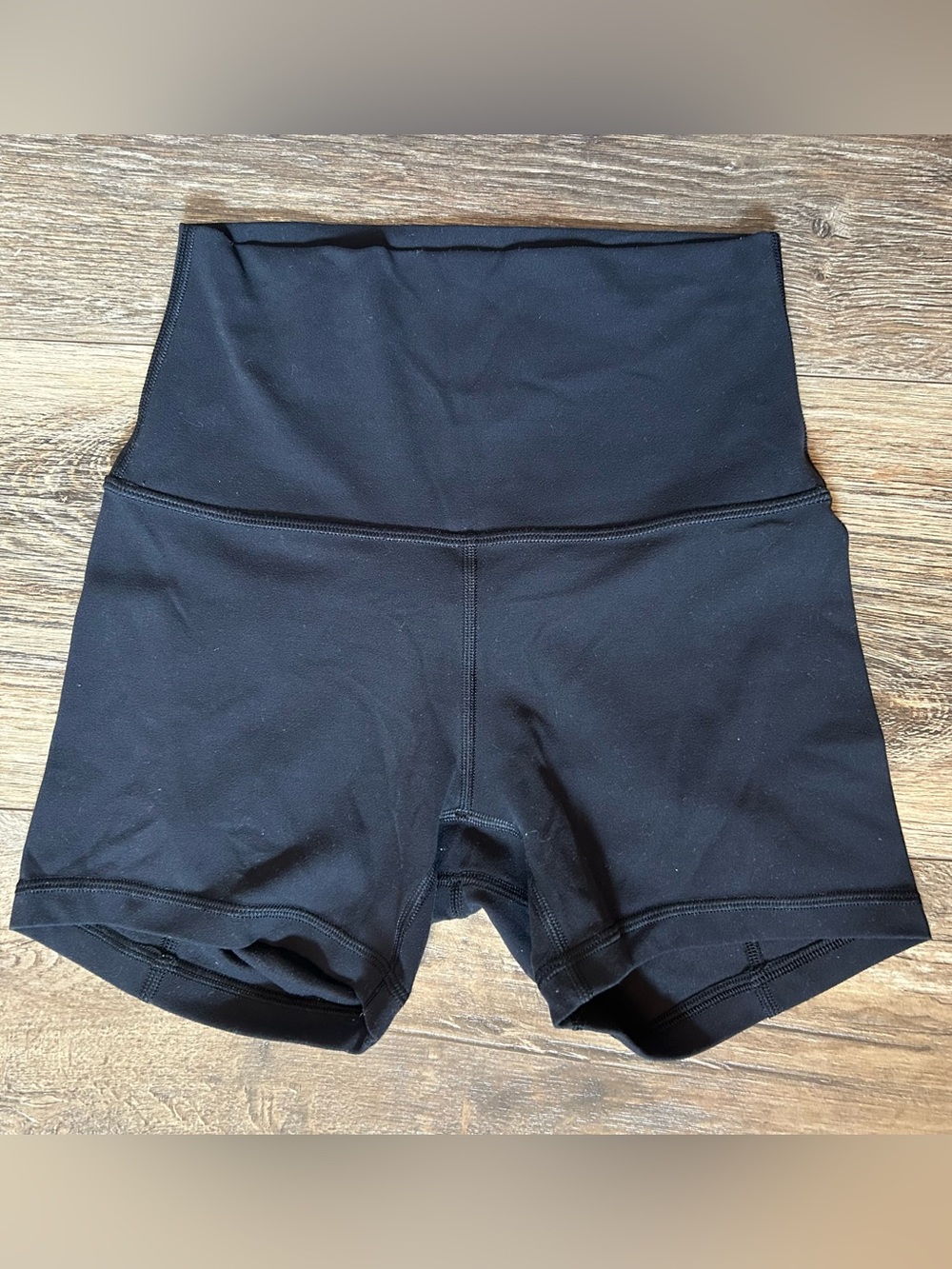 black lululemon align shorts 4” size 2